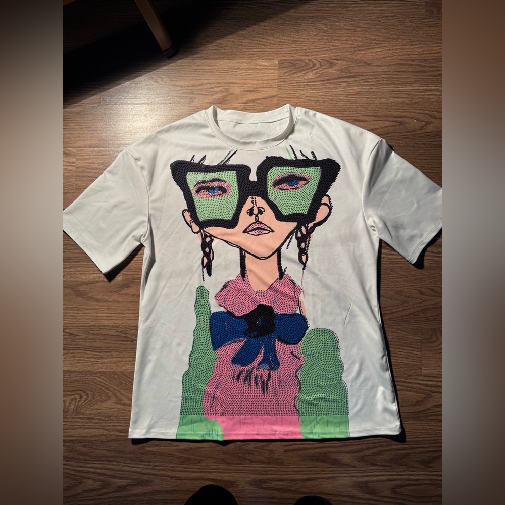 Stylish Graphic Tee With Artistic Design